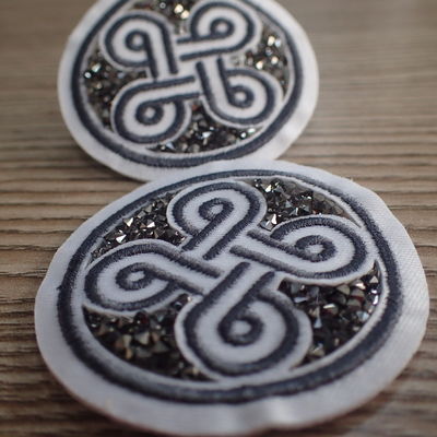 Progettazione d'imitazione di modo di Diamond Custom Embroidered Patches With