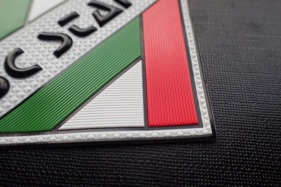 L'OEM 3D impresso su ordinazione Logo Soft TPU identifica le toppe per i vestiti