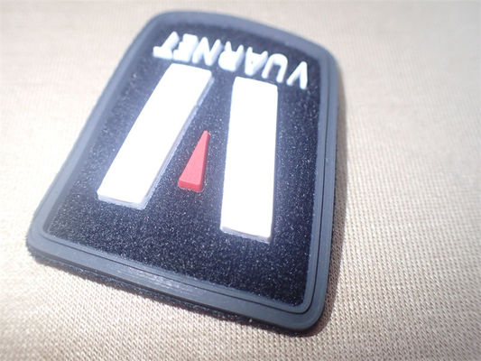 Distintivo Logo On Fiber su ordinazione dell'iniezione dell'etichetta dell'abbigliamento dell'OEM 3D micro