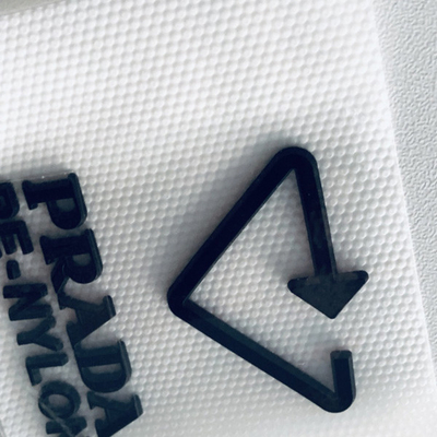 colore amichevole di Pantone dell'etichetta del trasferimento di calore del silicone di Eco di effetto 3D per l'indumento