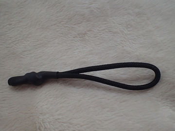 Estrattore nero della chiusura lampo con cavo di nylon con la conclusione di gomma per l'indumento, borsa