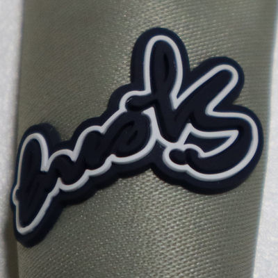 Etichetta personalizzata in silicone 3D lavabile, logo in silicone 3D morbido, trasferimento termico, distintivo