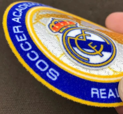 Stampa a trasferimento termico con design personalizzato Logo del club della squadra di calcio personalizzato Patch floccata 3D