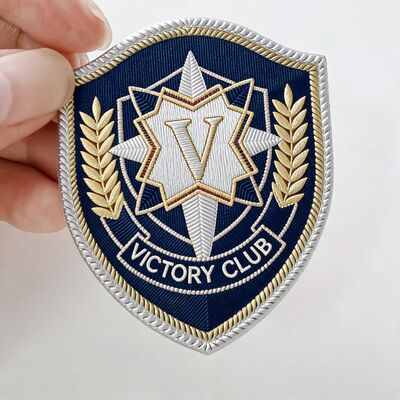Patch ricamati personalizzati Trasferimento di calore con opzioni di colori multipli e resistenza al lavaggio testata Ideale per abiti da sci e giacche
