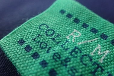 Etichette tessute abitudine di stampa dello schermo di rettangolo per i vestiti, cappelli