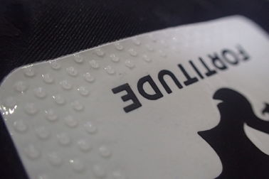 Etichette su misura dell'abbigliamento del trasferimento di calore di forma per la decorazione dei bagagli