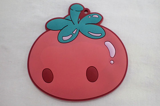 Il PVC di gomma su misura di 3D Logo Label ha impresso le toppe di gomma incise